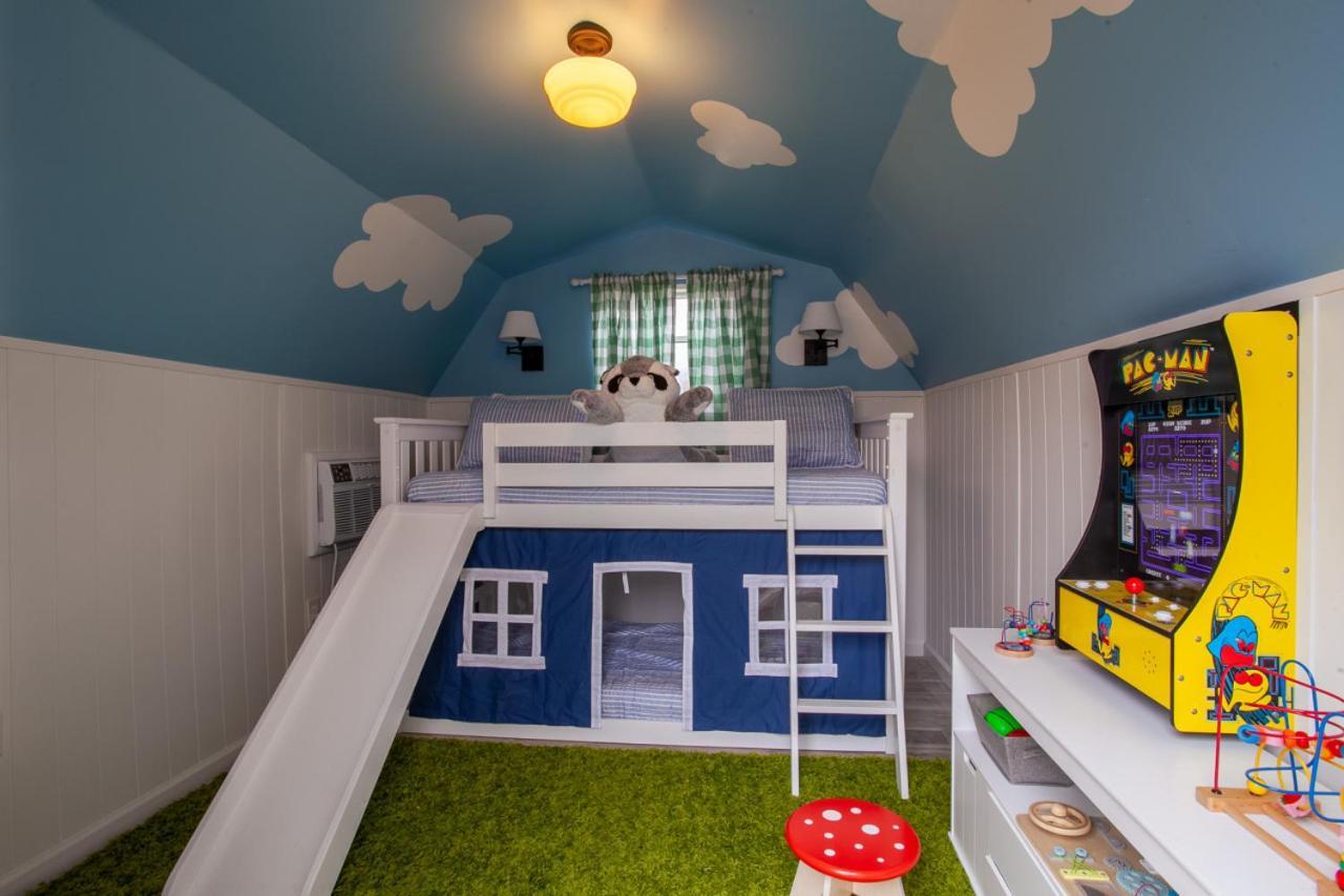 Blue Valley Inn - Hot Tub & Spacious Play Area! Ноксвилл Экстерьер фото